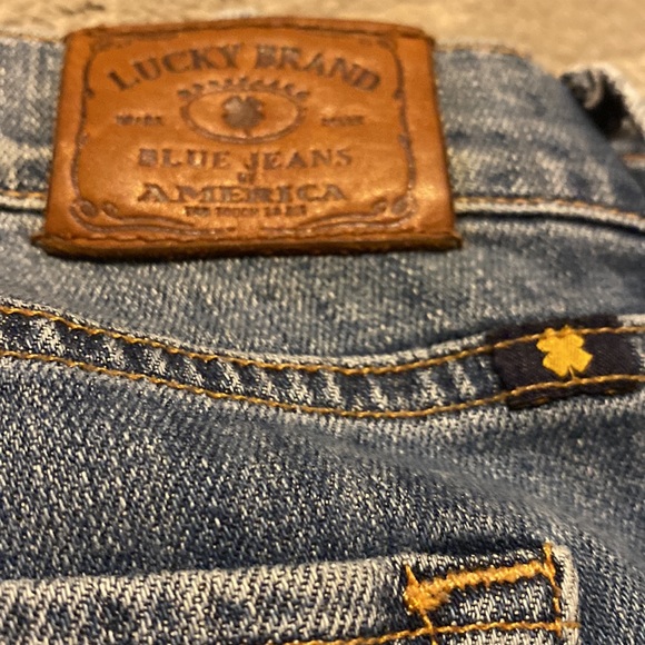 LUCKY BRAND  BOOT CUT JEANS🍀 - Picture 7 of 9